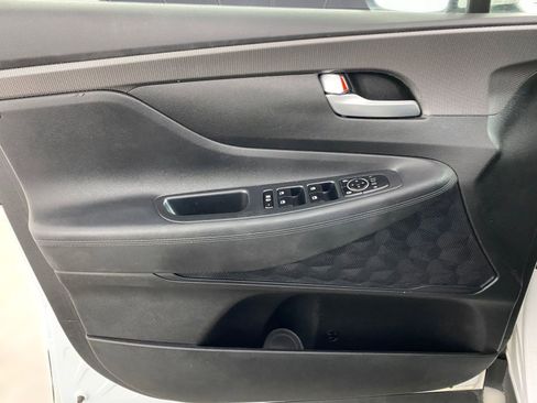 Used 2019 Hyundai Santa Fe SE image 11