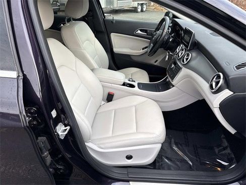 Used 2015 Mercedes-Benz GLA 250 4MATIC image 9