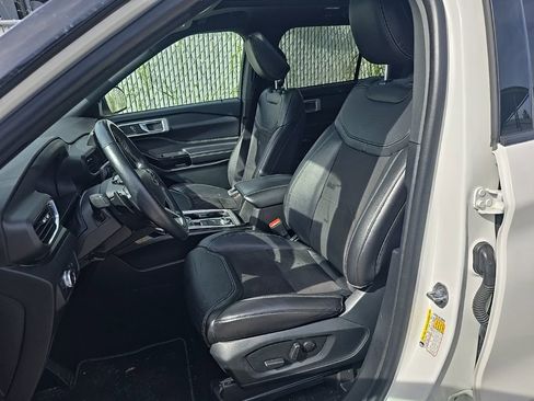 Used 2022 Ford Explorer ST w/ ST Street Pack image 12