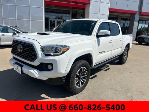 Used 2021 Toyota Tacoma TRD Sport AWD/4WD image 2