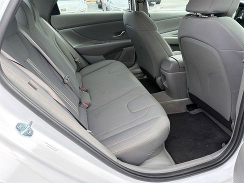 Certified 2025 Hyundai Elantra SEL image 16