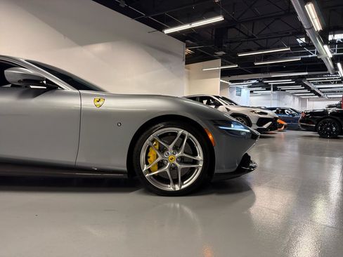 Used 2021 Ferrari Roma RWD image 11