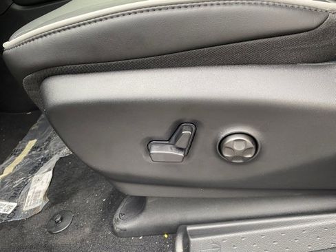 New 2026 Chrysler Pacifica Limited w/ S Appearance Package image 17