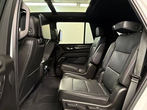 Used 2021 GMC Yukon Denali w/ Denali Premium Package AWD/4WD image 30