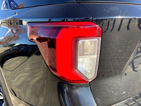 Used 2020 Ford Explorer ST w/ Premium Technology Package image 23