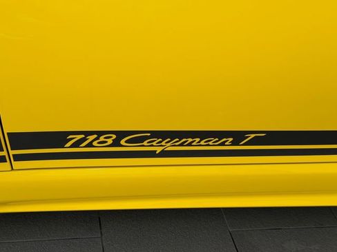 Used 2020 Porsche 718 Cayman RWD image 5
