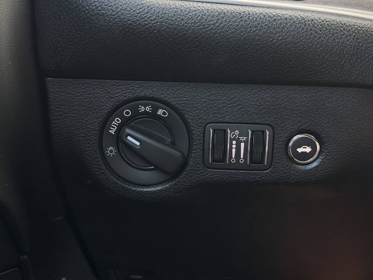 Used 2022 Dodge Challenger R/T Scat Pack RWD image 25