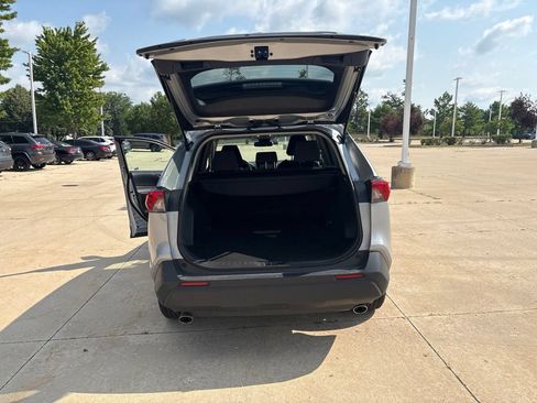 Used 2025 Toyota RAV4 XLE AWD/4WD image 25