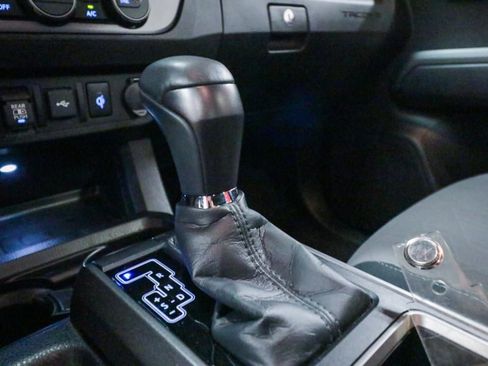 Used 2023 Toyota Tacoma TRD Off-Road image 19