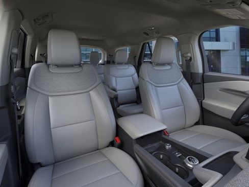 New 2026 Ford Explorer Active w/ Active Comfort Package image 10