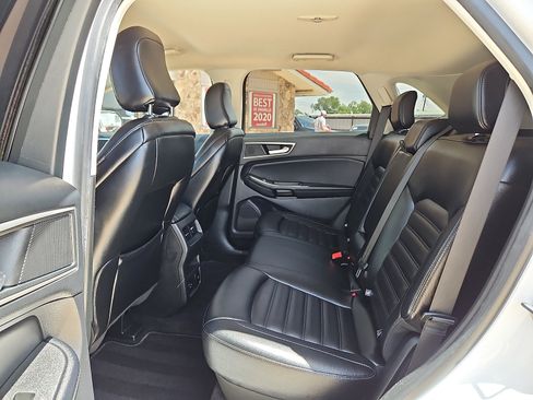 Used 2022 Ford Edge SEL w/ Convenience Package AWD/4WD image 9