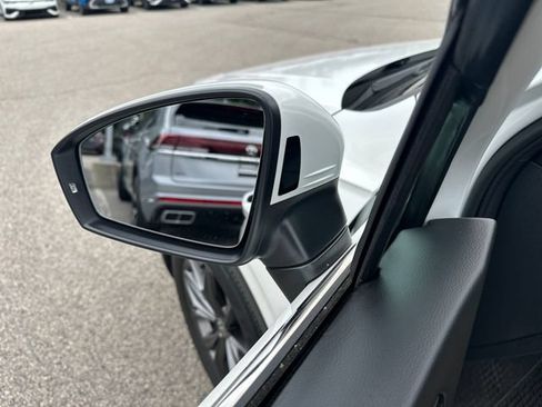 Certified 2023 Volkswagen Tiguan SE w/ Panoramic Sunroof Package AWD/4WD image 15