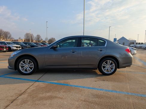 Used 2012 INFINITI G37 X AWD w/ Premium Pkg image 9