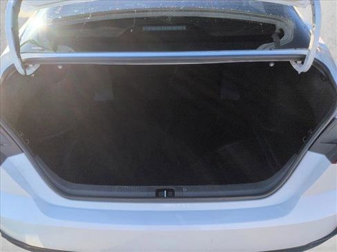 Used 2025 Toyota Camry SE w/ Convenience Package image 6