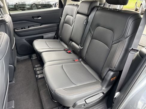 New 2026 Nissan Pathfinder SL FWD image 15