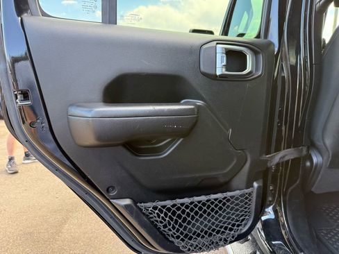 Used 2018 Jeep Wrangler Unlimited Rubicon image 20