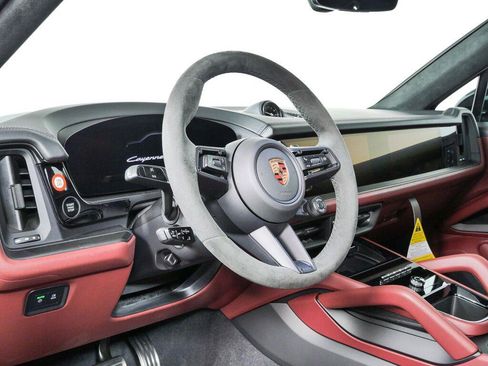 New 2026 Porsche Cayenne GTS AWD/4WD image 4