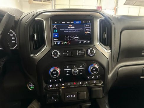 Used 2021 GMC Sierra 3500 Denali w/ Denali Ultimate Package image 13