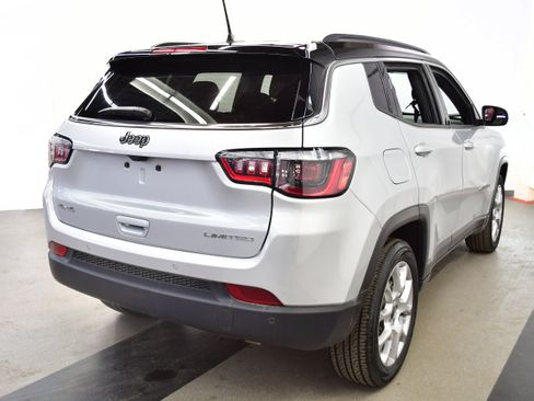 Used 2025 Jeep Compass Limited AWD/4WD image 6