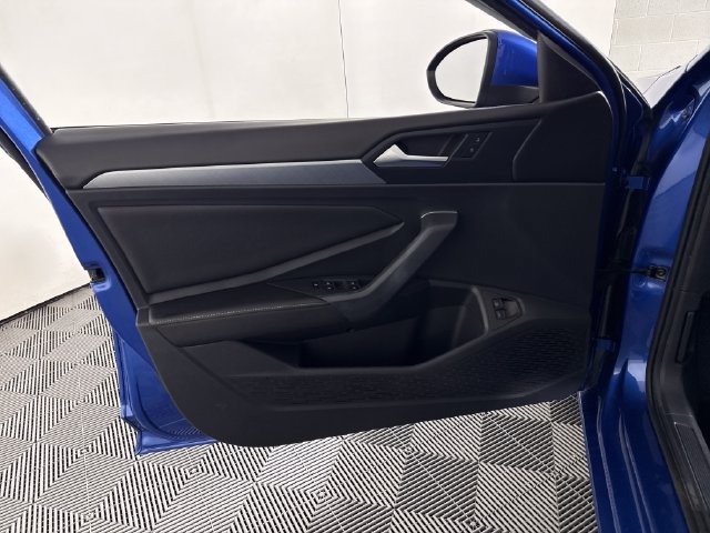 Used 2022 Volkswagen Jetta SE FWD image 26