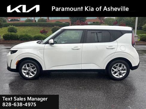 Certified 2024 Kia Soul LX w/ Option Group 015 FWD image 3