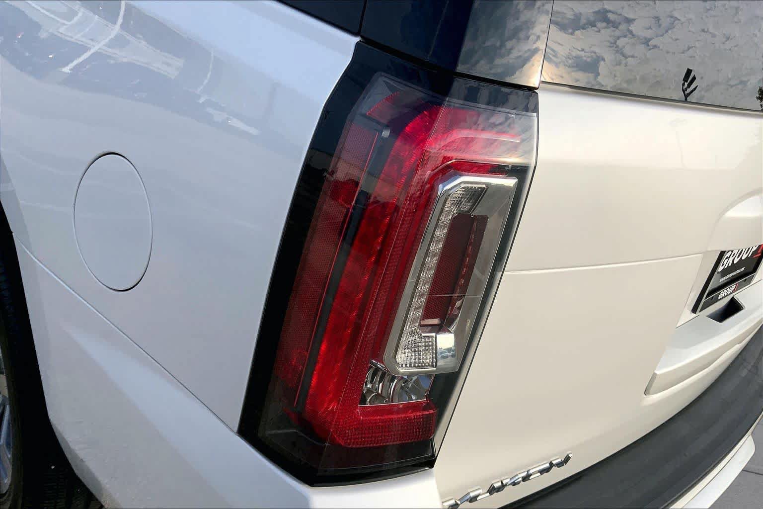 Used 2018 GMC Yukon SLT w/ Premium Edition RWD image 28