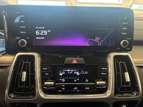 Certified 2023 Kia Sorento SX AWD/4WD image 9