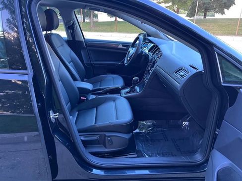 Used 2020 Volkswagen Golf 4-Door image 17
