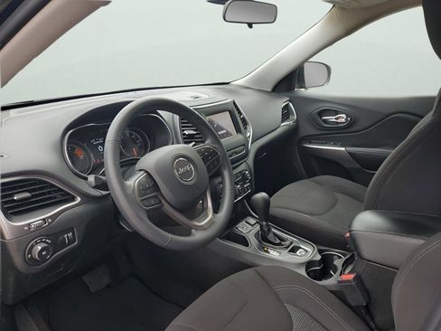 Used 2019 Jeep Cherokee Latitude w/ Popular Appearance Group image 28