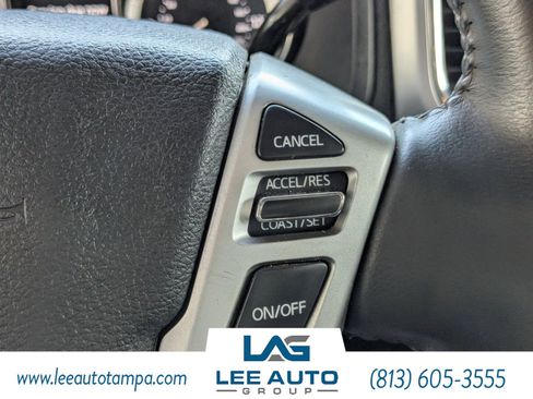 Used 2017 Nissan Titan SV image 24