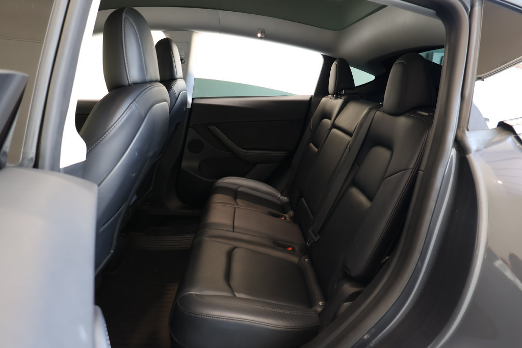 Used 2022 Tesla Model Y Performance AWD/4WD image 19
