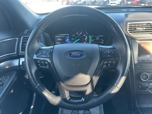 Used 2019 Ford Explorer XLT w/ Equipment Group 202A AWD/4WD image 14