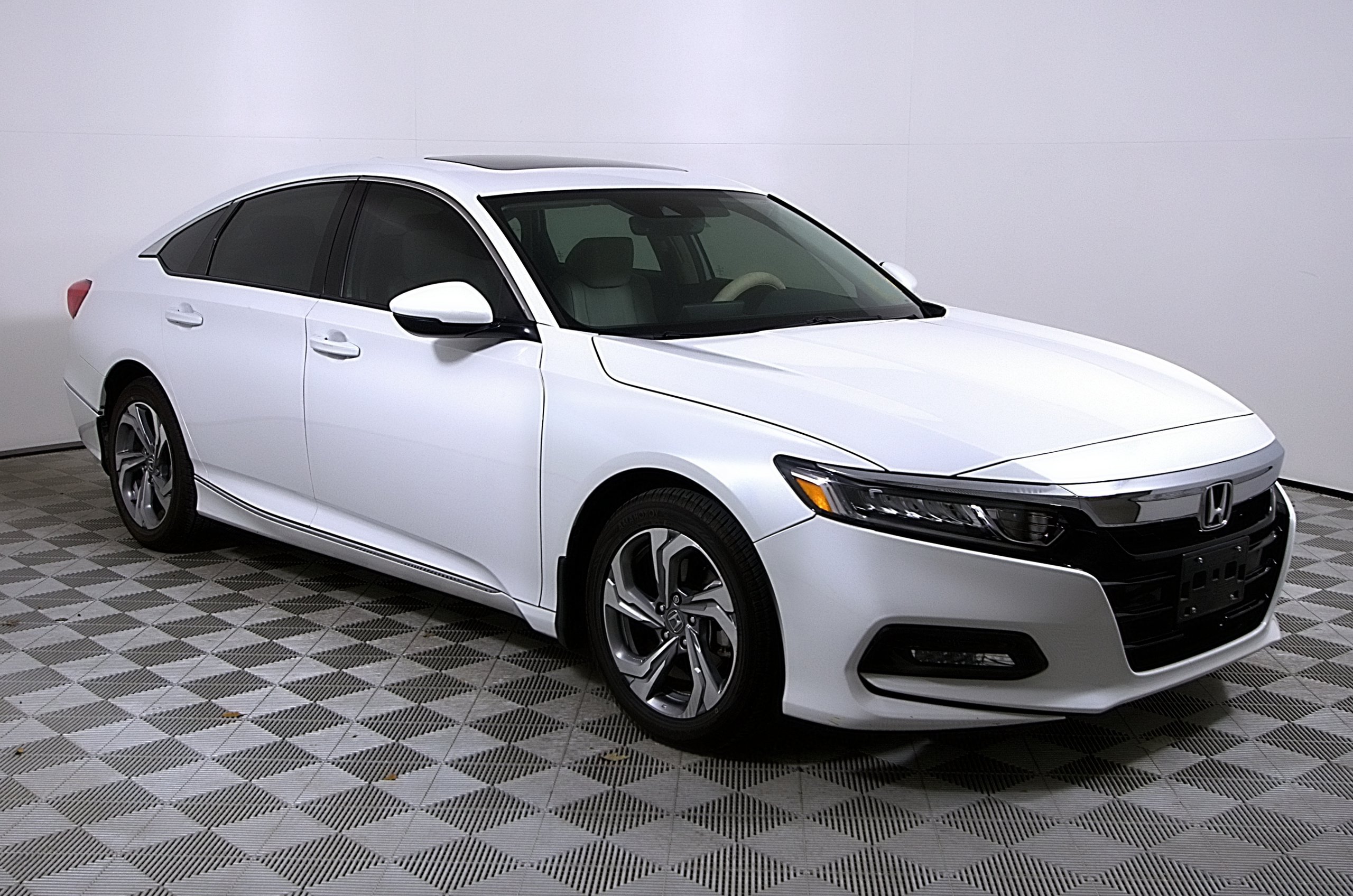 Used 2018 Honda Accord EX-L image 6