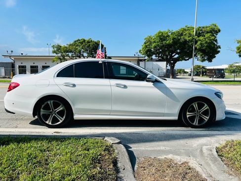 Used 2018 Mercedes-Benz E 300 w/ Premium 1 Package image 6