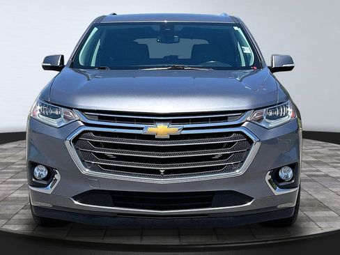 Used 2020 Chevrolet Traverse Premier FWD image 3