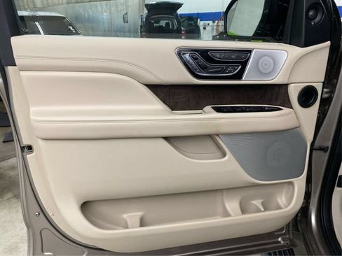 Used 2020 Lincoln Navigator L Reserve w/ Luxury Package AWD/4WD image 26
