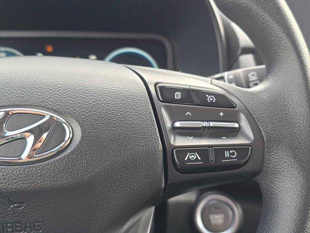 Used 2023 Hyundai Kona SE FWD image 25