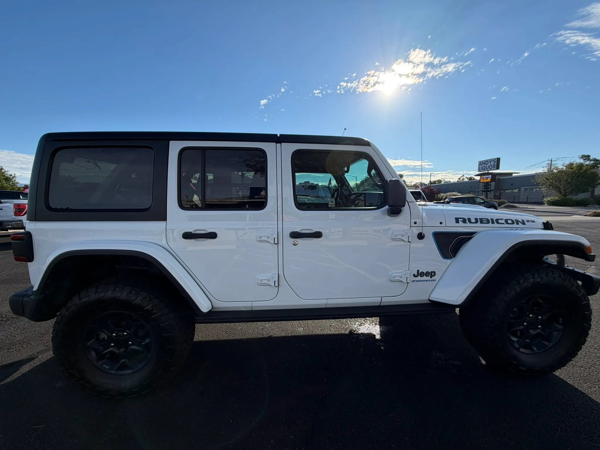 Used 2023 Jeep Wrangler Unlimited Rubicon 4xe AWD/4WD image 5