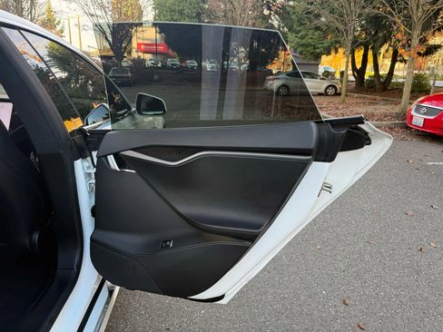 Used 2020 Tesla Model S Performance image 28