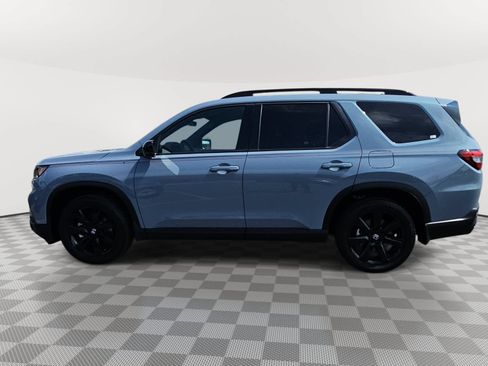 Used 2025 Honda Pilot Black Edition image 8