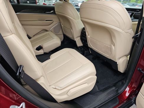 Used 2021 Jeep Grand Cherokee L Limited image 11