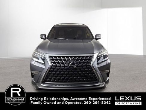 Used 2023 Lexus GX 460 Luxury w/ Sport Design Package AWD/4WD image 3