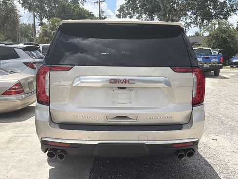 Used 2021 GMC Yukon XL Denali w/ Denali Premium Package RWD image 9
