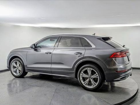 Used 2022 Audi Q8 Premium Plus w/ Premium Plus Package image 4