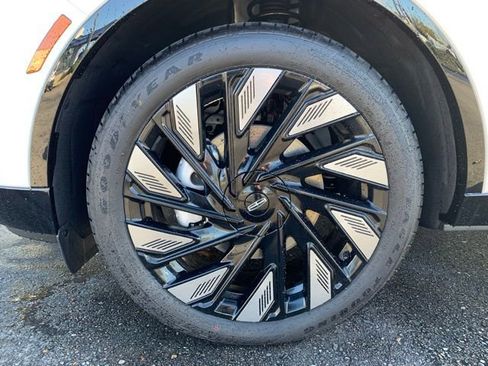 New 2026 Lincoln Nautilus Reserve w/ Jet Appearance Package image 11