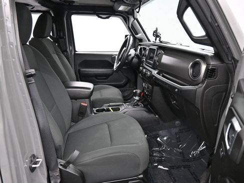 Used 2022 Jeep Wrangler Unlimited Sport AWD/4WD image 25