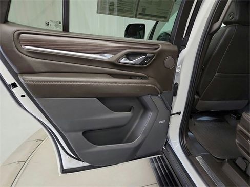 Used 2023 GMC Yukon Denali image 36