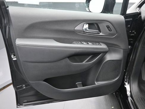 New 2026 Chrysler Pacifica Select w/ S Appearance Package image 12