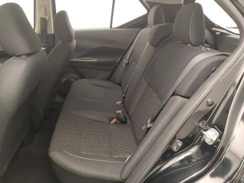 Used 2021 Nissan Kicks S image 18