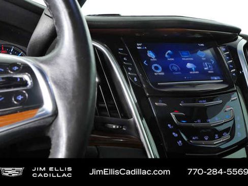Used 2020 Cadillac Escalade ESV Luxury AWD/4WD image 13